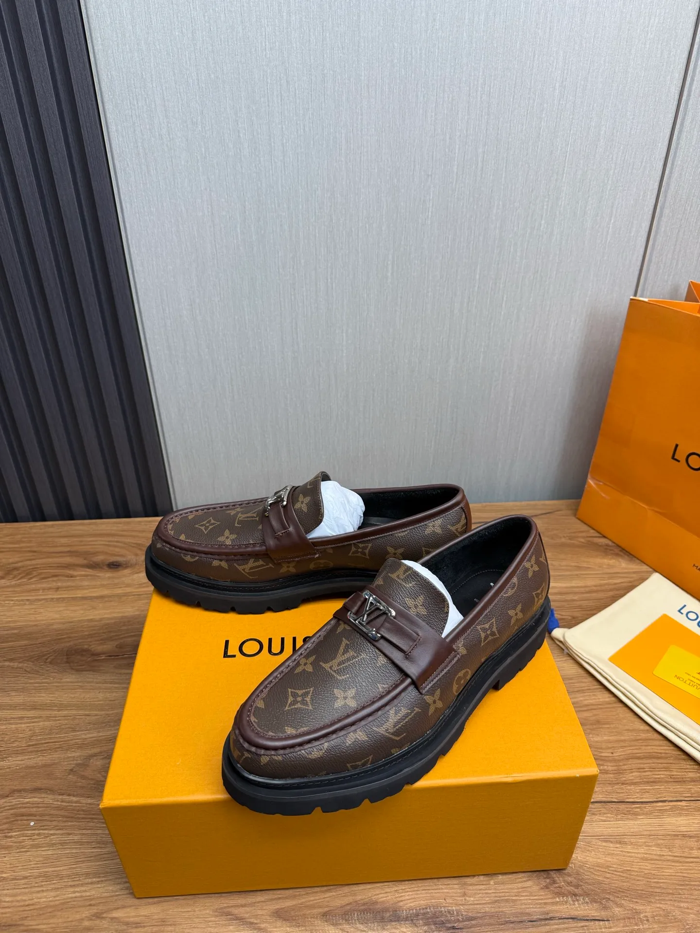 Factory 680💰 LV. Men's business casual leather shoes, all made of imported original brand leather, just to create a more comfortable wearing experience, original non-slip and wear-resistant outsole ✔️16-45 (38.45 non-returnable)